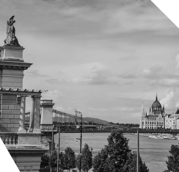 Budapesti látkép a Lánchíddal és a Parlamenttel